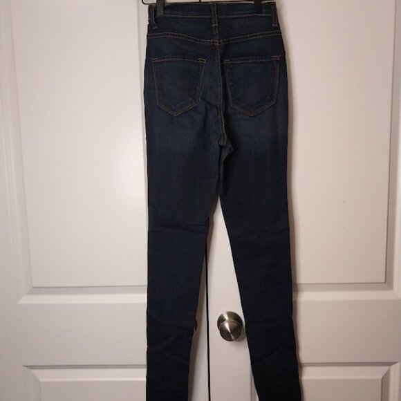 Fashion Nova Juniors Jeans - Picture 6 of 9